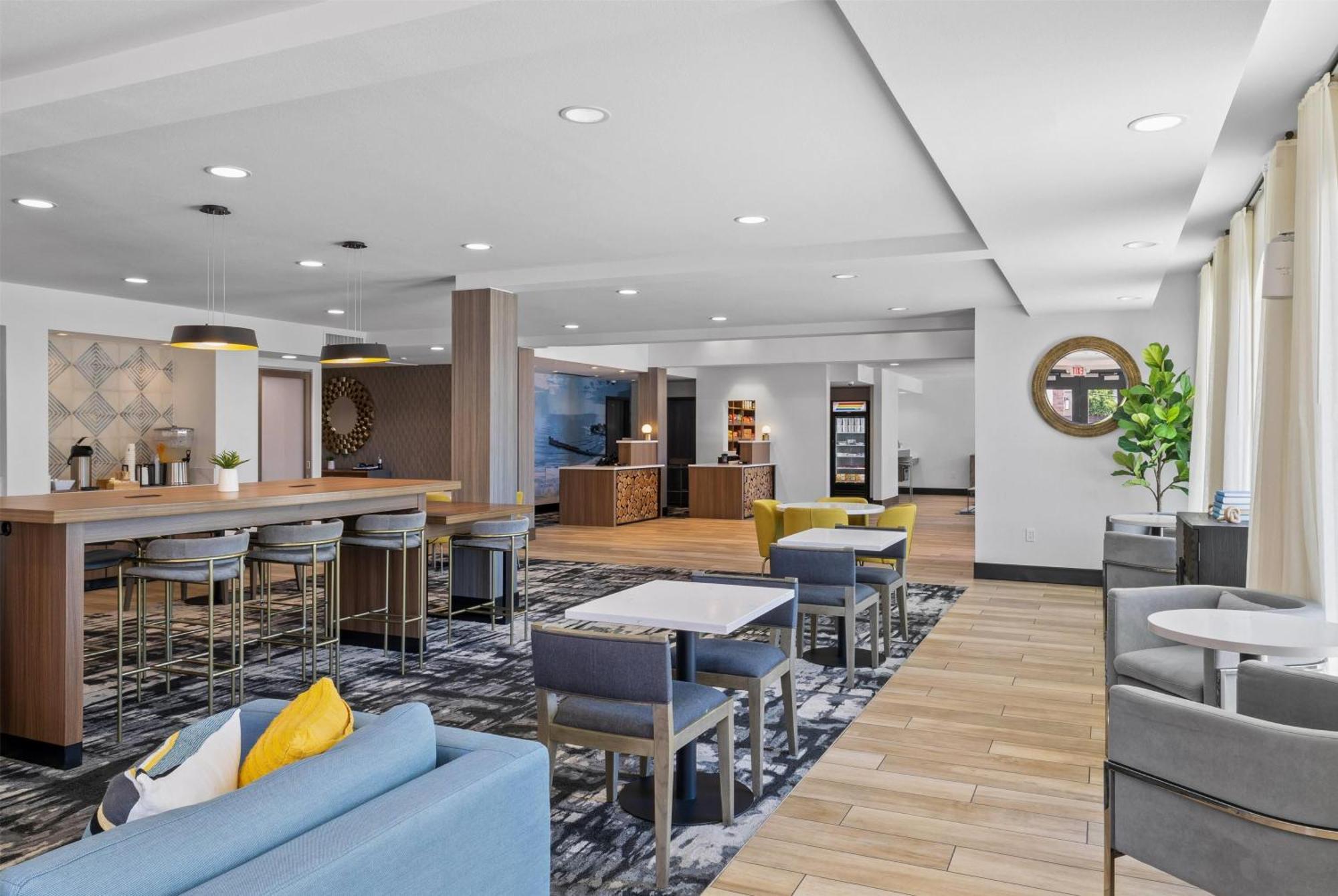 La Quinta Inn & Suites By Wyndham Santa Cruz Eksteriør billede